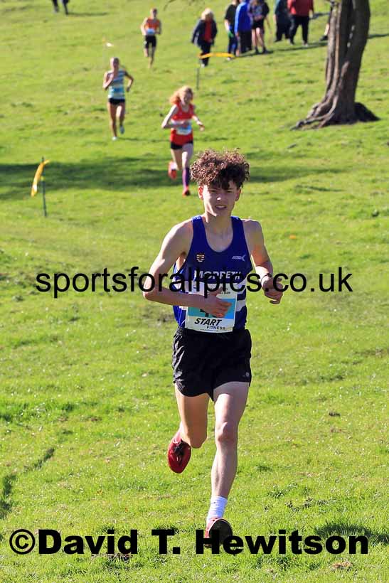 Mens under-17s, 2022 NECAA Cross Country Relays, Thornley Hall Farm, Peterlee, County Durham, October 15th. Photo: David T. Hewitson/Sports for All Pics